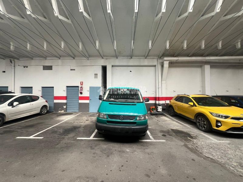 Foto 1a72cec6-b939-4fe5-918b-c469852b00e5. Aparcament cotxe a La Granja Zaragoza