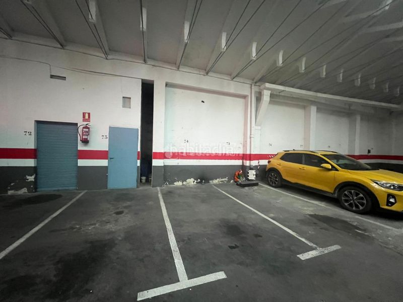 Foto f40cd740-879f-49b0-b3f1-aa39a4530a3e. Aparcament cotxe a La Granja Zaragoza