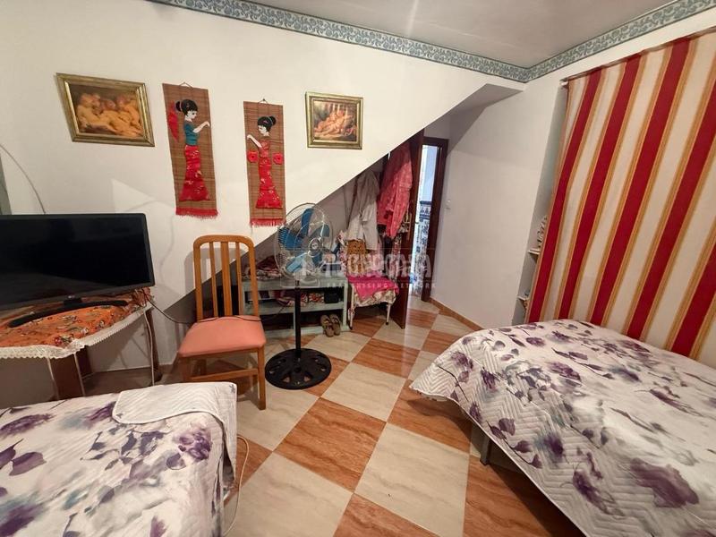 Foto 1a662d95-d65b-4133-9c40-b2dcf05f7e0f. Casa aparellada a Almendro (El)