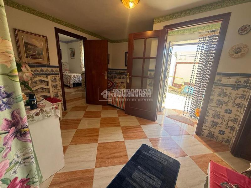 Foto fb0c94b0-75e5-4df6-bfca-3746667aa2c8. Casa aparellada a Almendro (El)