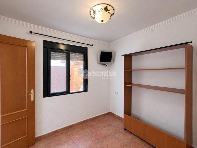 Foto 0eda3945-c306-4581-9b74-7f0394833eaf. Casa aparellada amb calefacció a Núcleo Urbano Aljaraque