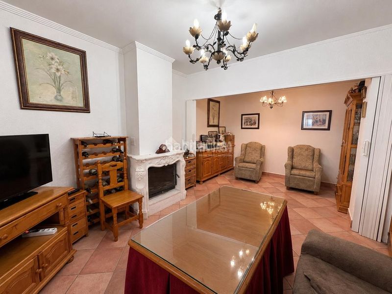 Foto e43e5edb-9a6c-4054-8ef7-5779a108910f. Casa aparellada amb calefacció a Núcleo Urbano Aljaraque