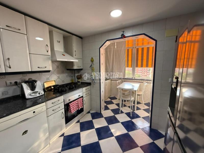 Foto f2119f20-c206-4b14-83a0-a0bfbb50d88a. Piso  en venta en Terramelar Paterna