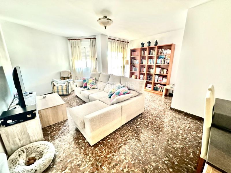 Foto af05a10e-aa9a-4c6b-bed0-041bb398bd83. Pis a El Alborgí Paterna