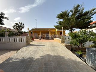 Mas à El Alborgí. Casa rural en venta en paterna