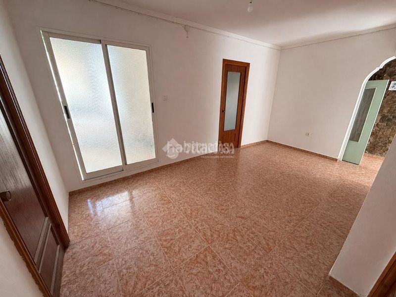 Foto a94b73e7-dd36-4a26-92cc-3ed339ecad95. Casa a Benimàmet Valencia