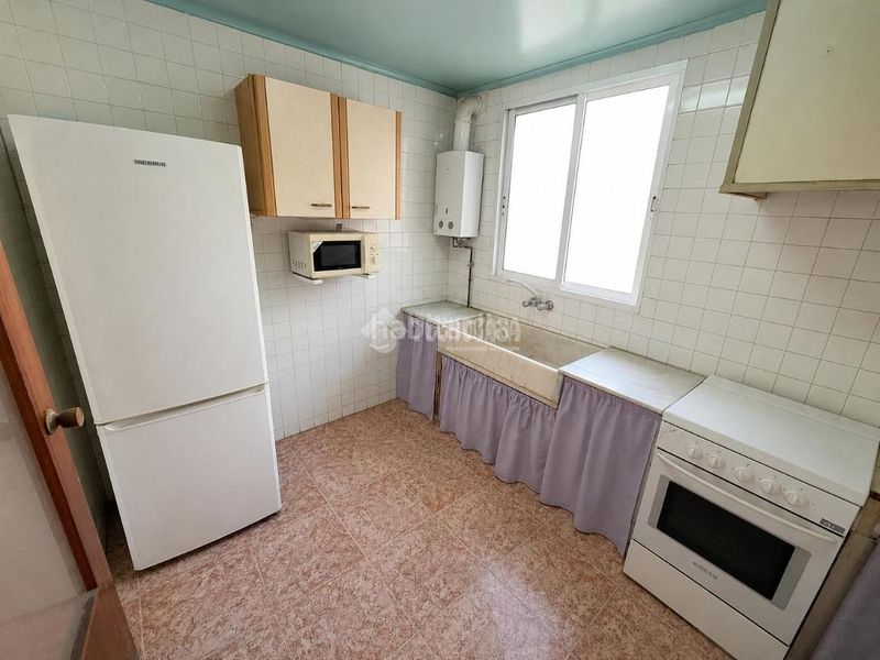 Foto aae2d6b4-8631-4f2e-9c94-4429819f63e9. Casa a Benimàmet Valencia