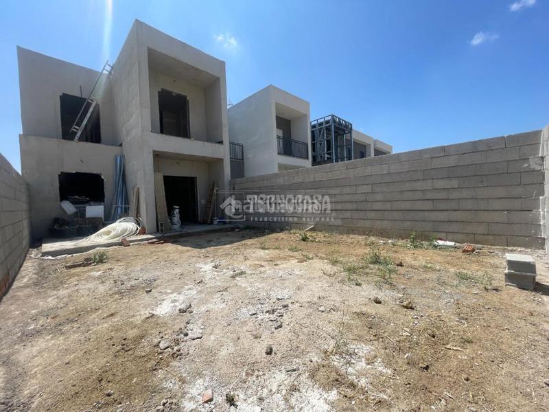 Foto 607e1f26-06b6-4989-a7e1-e70d510461e3. Casa aparellada amb calefacció aparcament a señorío de Illescas Illescas