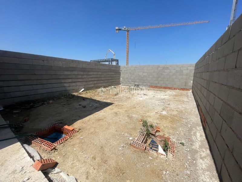 Foto afce75fa-ba47-462f-aed2-862bf5e35562. Casa aparellada a señorío de Illescas Illescas