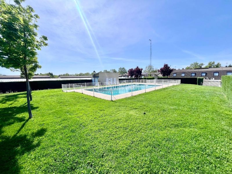 Foto 4d428307-f708-4c1e-8035-f9e60cd5c560. Casa aparellada amb calefacció a señorío de Illescas Illescas