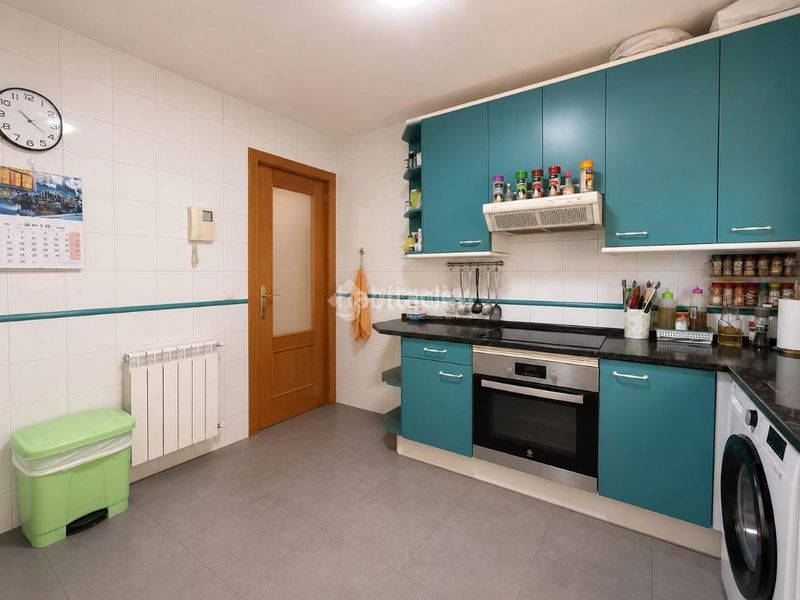 Foto 04fb04c3-23d9-4744-bc37-ba53162b0d3e. Casa aparellada amb calefacció aparcament a Ugena