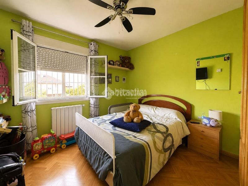 Foto 1c4b1391-e2d1-4b8d-96b8-707c37310166. Casa aparellada amb calefacció aparcament a Ugena