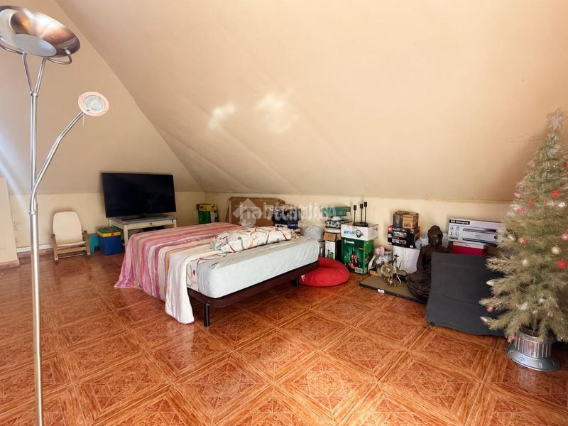 Foto d27b5778-d381-48dd-90ac-04fdd7d04801. Casa aparellada amb calefacció aparcament a Ugena