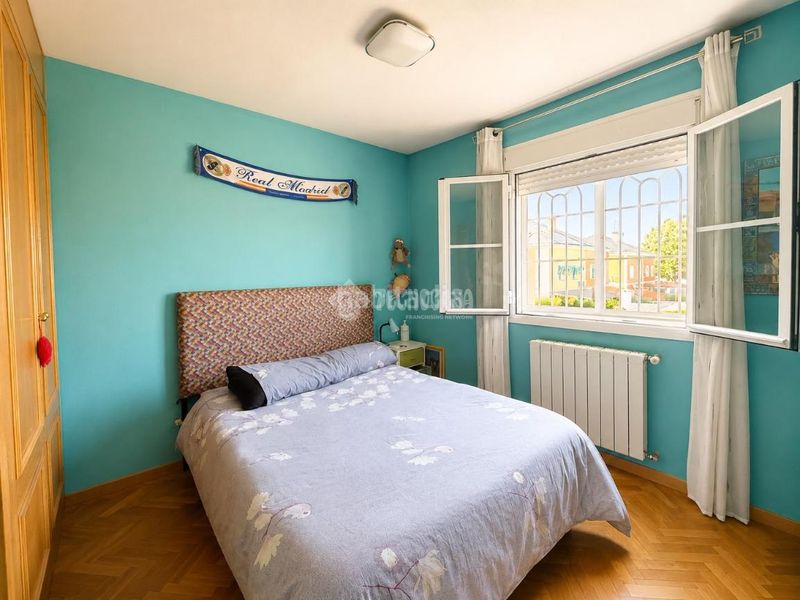 Foto d7ccd1b7-7b33-48bb-b17b-3dd8d5bacec6. Casa aparellada amb calefacció aparcament a Ugena