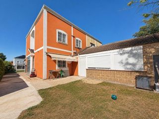 Doppelhaus in Ugena. Casa en venta en ugena