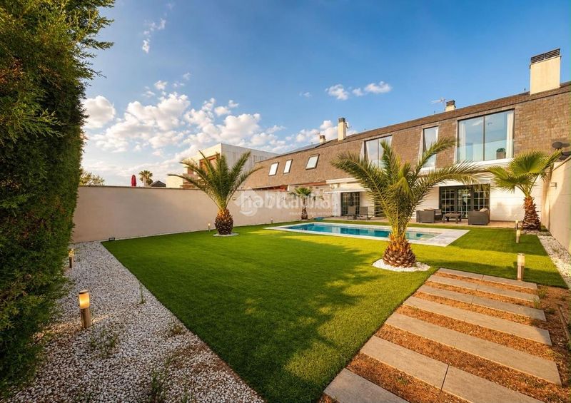 Foto c73f0841-f2a6-441b-b6f5-ad10a0c3651f. Casa aparellada amb piscina a señorío de Illescas Illescas