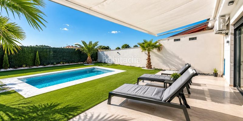 Foto ee4cc3e1-6c8f-4ec6-9bf7-60dcf180a2d6. Casa aparellada amb piscina a señorío de Illescas Illescas