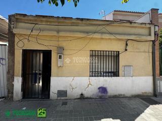 Casa aparellada a Ciudad Jardín. Casa en venta en ciudad real