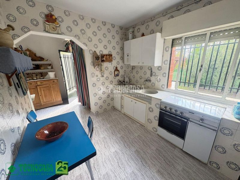 Foto 080237da-c855-4346-8fef-1f2187a57754. Casa amb aparcament a Poblete