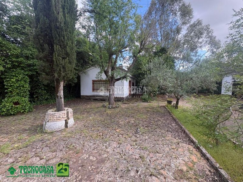 Foto 110363b1-7a20-4664-bfb4-d818cfe94803. Casa amb aparcament a Poblete