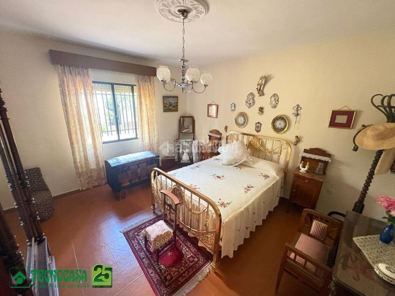 Foto 240a4f70-de1f-4615-b636-5e5e150ce628. Casa amb aparcament a Poblete