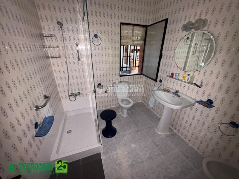 Foto 5f2931e1-2599-4ee9-a2e7-6c789d2b68d1. Casa amb aparcament a Poblete