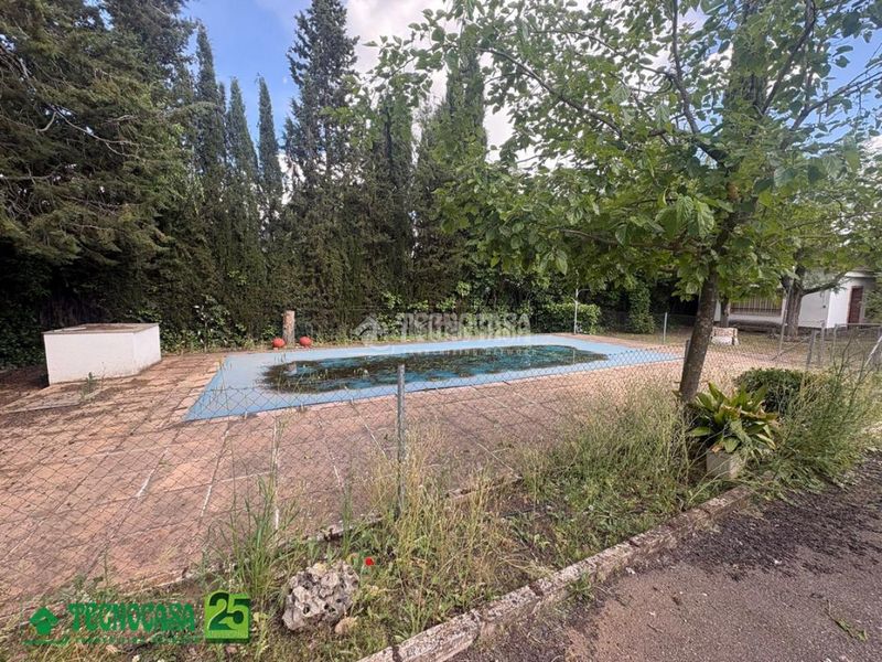 Foto 7a395631-0c83-403b-b7e5-5a098b23c5d5. Casa amb aparcament a Poblete