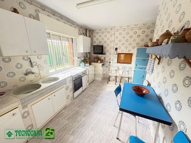 Foto db78edca-45d5-4273-90d3-9adba5705314. Casa amb aparcament a Poblete