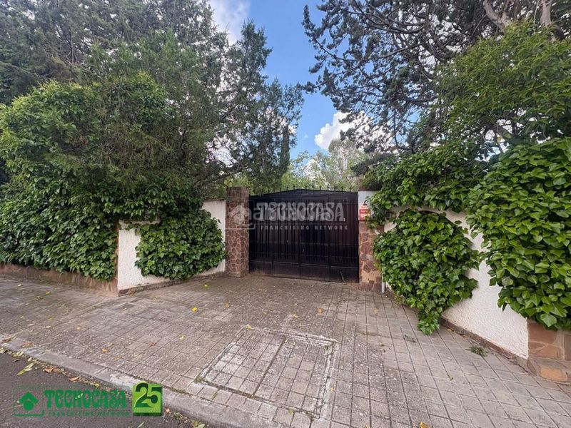 Foto e154998b-896f-4957-8779-bbf7f8b642ff. Casa amb aparcament a Poblete