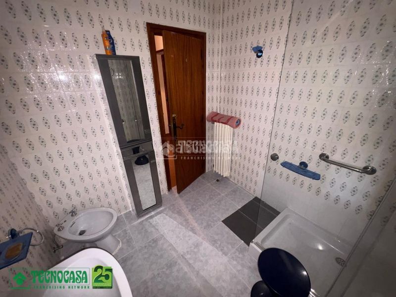 Foto f684ebb8-bbee-46d6-92c6-9b888d3e2023. Casa amb aparcament a Poblete