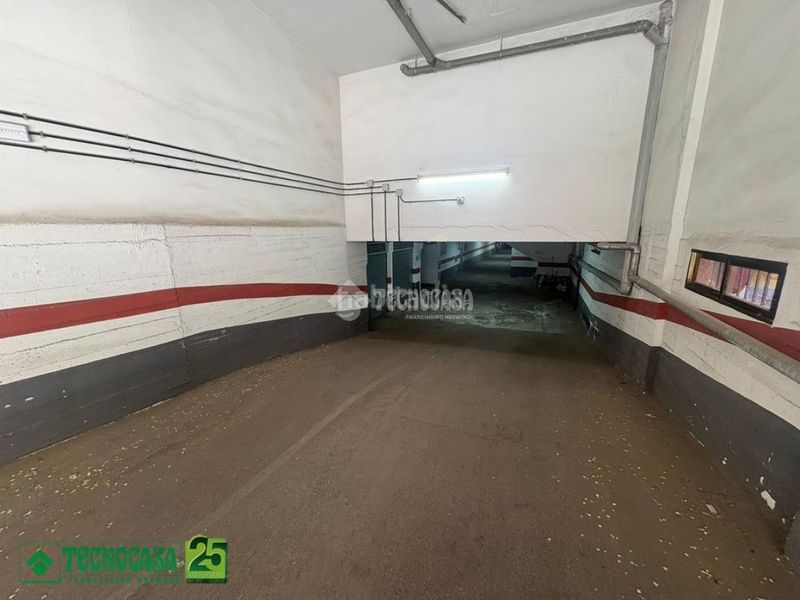 Foto b0bdfc3f-bb1a-417a-854e-921eb03d3603. Aparcament cotxe a La Moreria Ciudad Real
