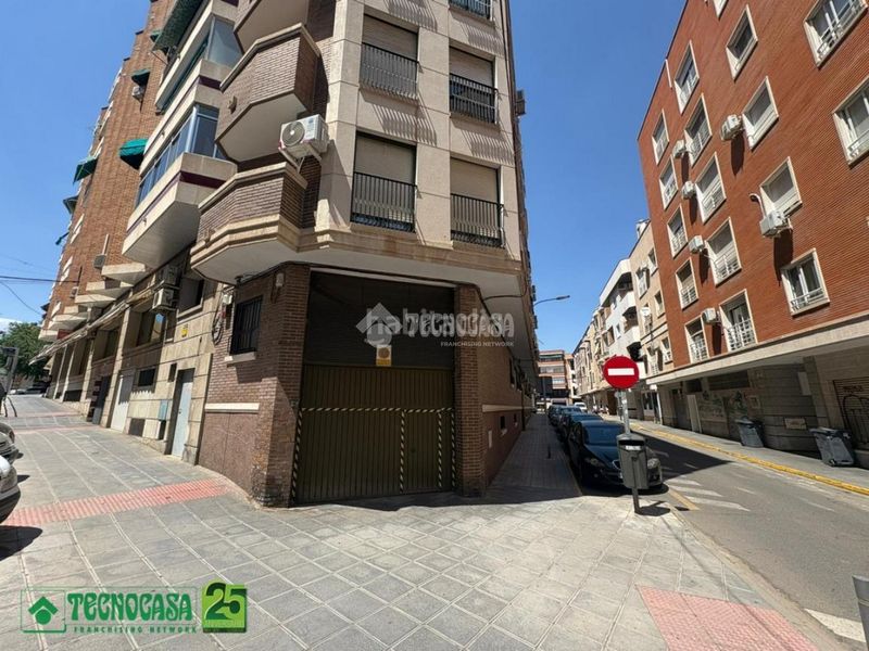 Foto d21c93f8-4bd3-41b2-8f68-4f43d362c332. Aparcament cotxe a La Moreria Ciudad Real