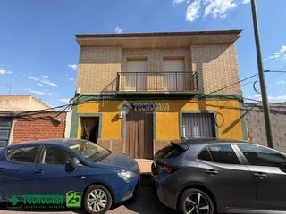 Casa aparellada a Alcolea de Calatrava. Casa en venta en alcolea de calatrava