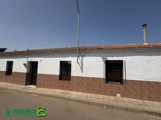 Towny house in Piedrabuena. Casa en venta en piedrabuena