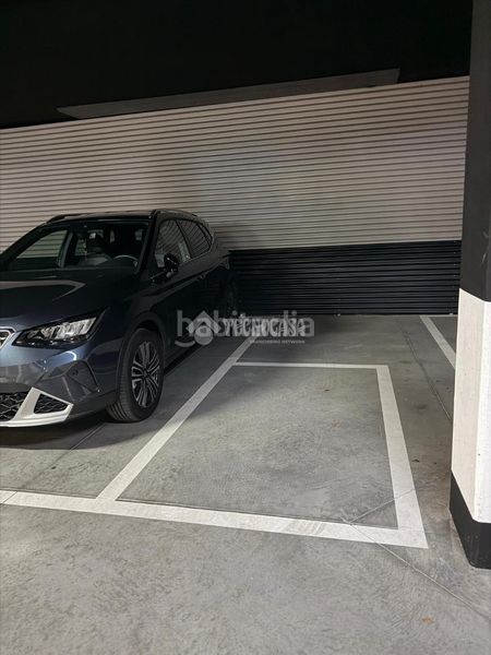 Foto e51f3c94-45e3-4fd8-a436-c46f7385d0da. Posto auto in Espartales Alcalá de Henares