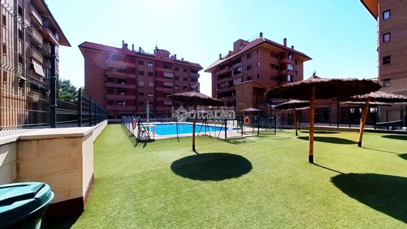 Foto a8f6d97f-6b23-401d-9df5-574b1702f513. Pis amb aparcament piscina a Ciudad 10 Alcalá de Henares