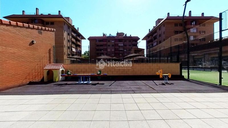 Foto e51fc106-557a-4a9b-aecd-05d5f4da6358. Pis amb aparcament piscina a Ciudad 10 Alcalá de Henares