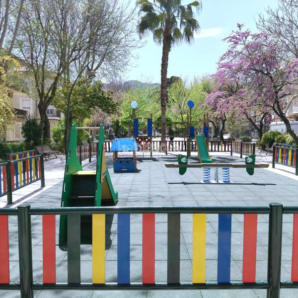 Foto 1d14e737-3ded-4e10-8cb4-f42bd61aa0fc. Maison jumelée avec chauffage dans Jódar