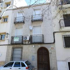 Casa aparellada  P. primero de mayo. Casa en venta en jdar