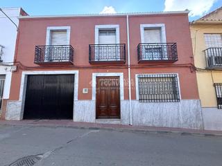 Casa bifamiliare  C. altozano. Casa en venta en jódar