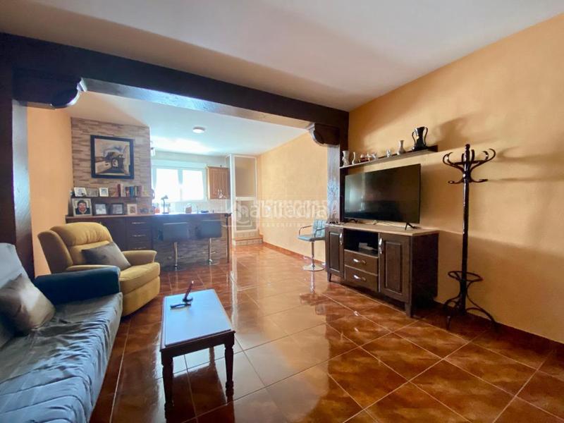 Foto 972b5f69-391e-42cb-aa48-7f1defbdc796. Casa pareada casa en venta en Sabiote