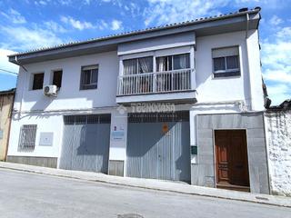 Casa aparellada a Torreperogil. Casa en venta en torreperogil