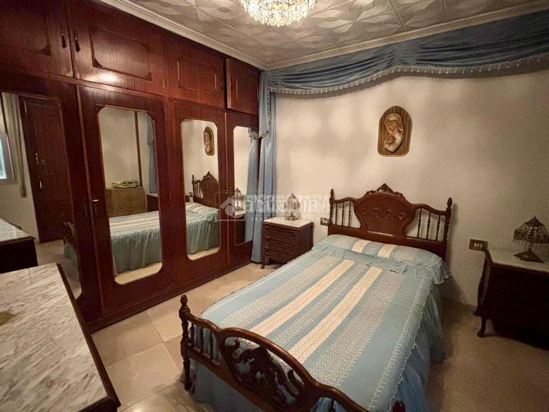 Foto e227fd73-eb32-4a4b-8ee4-1eda41b9de67. Casa pareada casa en venta en Jódar