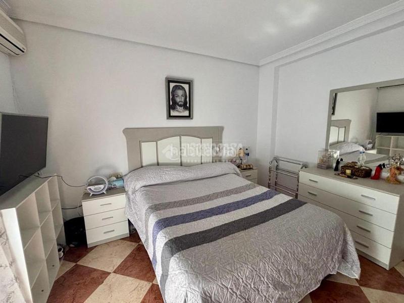 Foto 8aaa6605-ffc3-4a60-9c1a-f804d8b1a271. Maison jumelée avec chauffage dans Jódar