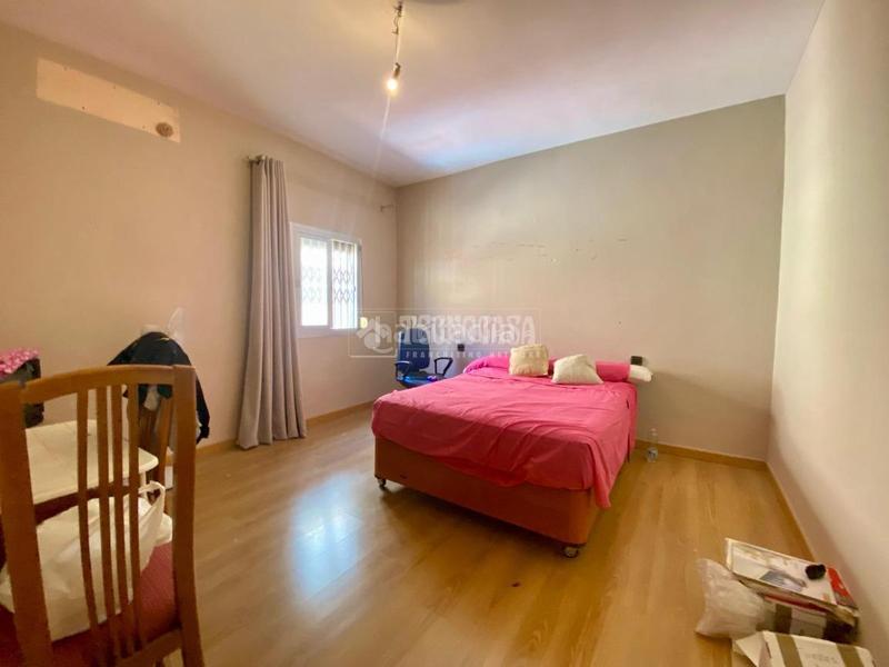 Foto dea9ba15-80bd-41d5-978b-cbd0a300e397. Casa  en venta en Úbeda