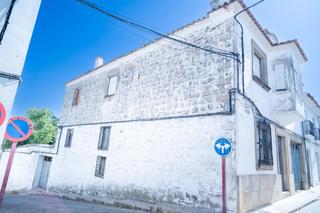 Maison jumelée  C. toharia pineda. Casa en venta en úbeda