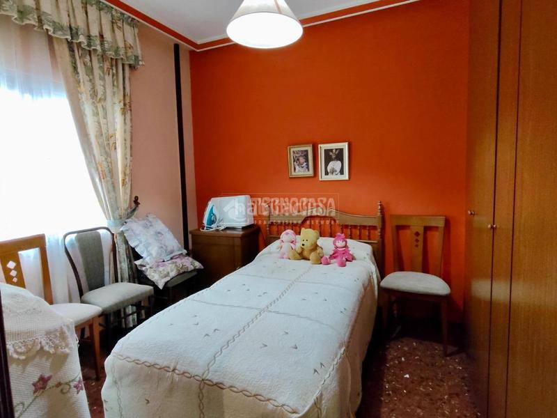 Foto dcd2e7e5-d193-49cc-8462-68ae1f201d80. Flat with heating parking in Úbeda