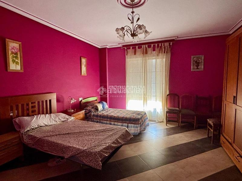 Foto c7e2441f-3068-4c4d-b520-44acddde9001. Flat with heating in Jódar