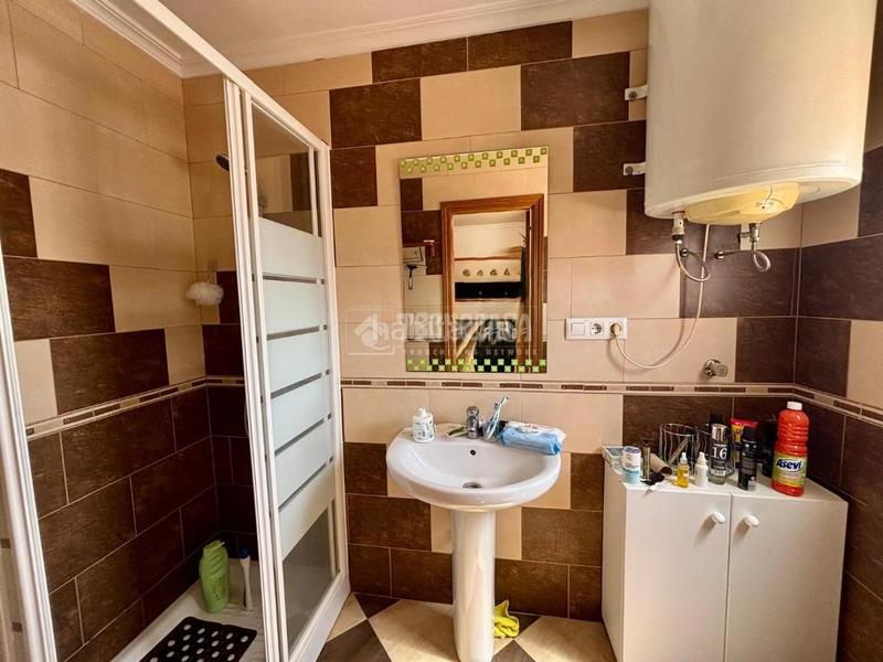 Foto d4913d85-4ef6-4ada-a994-4d35facfb4bc. Flat with heating in Jódar