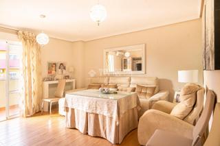 Flat  C. cronista juan de la torre. Piso en venta en úbeda